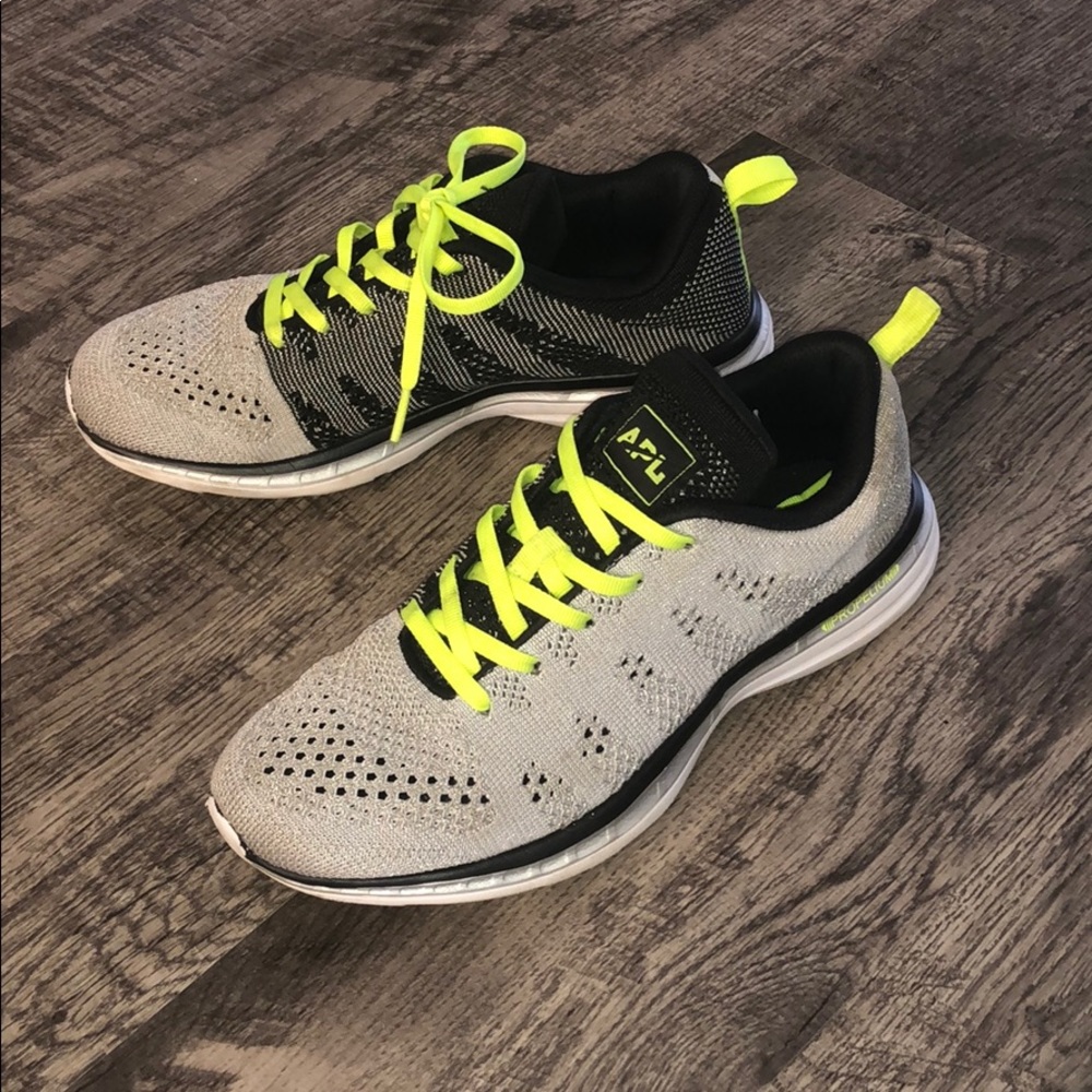 APL TECHLOOM PRO. Women’s Sz 8.5